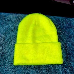 BRAND NEW LIKE CONDITION GREAT FOR CONSTRUCTION SITES VOLT YELLOW/GREEN BEANIE